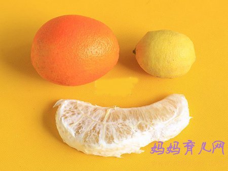 一岁宝宝食谱 新鲜柚子汁的做法步骤（附图）