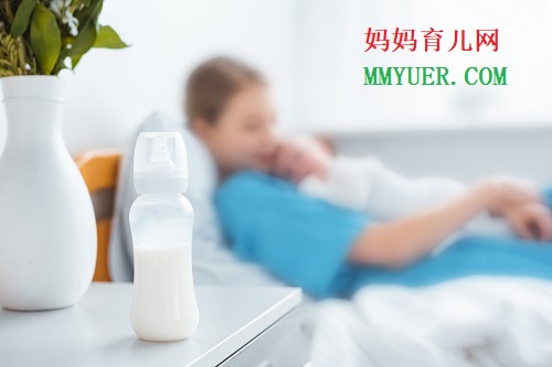 母乳能不能开水隔着烫