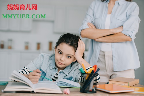 孩子出现叛逆期的根本原因是什么？引发孩子出现叛逆期的3个原因